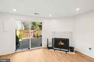 6347 Chimney Wood Ct, Alexandria, VA 22306 - Photo 13