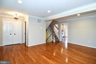 3891 Mohr Oak Ct, Fairfax, VA 22033 - Photo 9