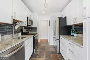 2850 Dover Ln, Falls Church, VA 22042 - Photo 13