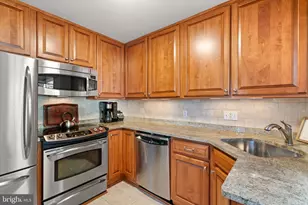 2916 Brook Dr, Falls Church, VA 22042 - Photo 11