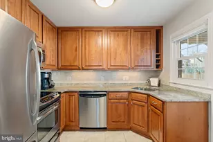 2916 Brook Dr, Falls Church, VA 22042 - Photo 9