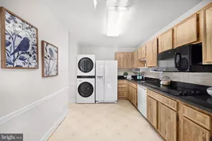 8380 Greensboro Dr, McLean, VA 22102 - Photo 7