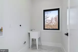 6818 Barrett Rd, Falls Church, VA 22042 - Photo 53