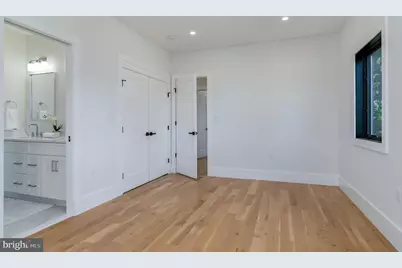 6818 Barrett Road, Falls Church, VA 22042 - Photo 51