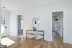 6818 Barrett Rd, Falls Church, VA 22042 - Photo 31