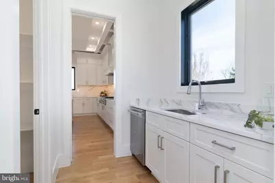 6818 Barrett Road, Falls Church, VA 22042 - Photo 11