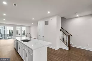 13904 Aviation Pl, Herndon, VA 20171 - Photo 11