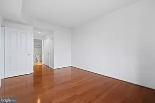 4480 Market Commons Dr, Fairfax, VA 22033 - Photo 17