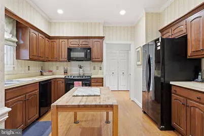 956 Walker Road, Great Falls, VA 22066 - Photo 17