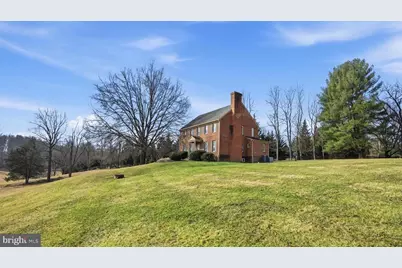 956 Walker Road, Great Falls, VA 22066 - Photo 3