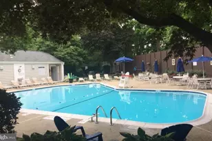 10087 Oakton Terrace Rd, Oakton, VA 22124 - Photo 13