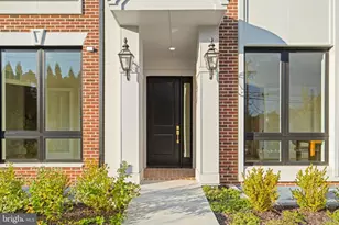 7047 Liberty Ln, McLean, VA 22101 - Photo 3