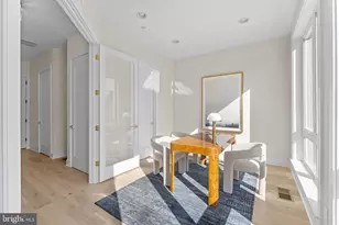 7047 Liberty Ln, McLean, VA 22101 - Photo 9