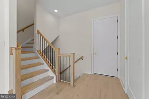 7047 Liberty Ln, McLean, VA 22101 - Photo 15