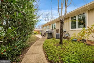 2806 Oakton Manor Ct, Oakton, VA 22124 - Photo 45