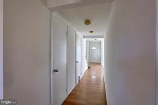 9473 Cloverdale Ct, Burke, VA 22015 - Photo 7