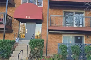 214 Locust St SE, Vienna, VA 22180 - Photo 1