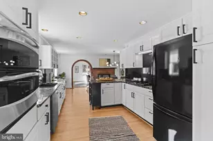 2628 Woodley Pl, Falls Church, VA 22046 - Photo 13