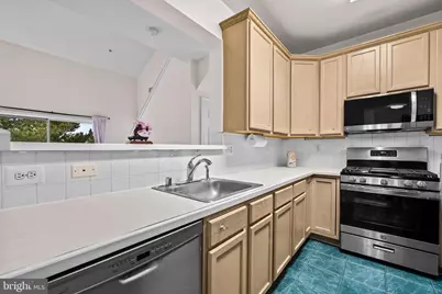 11338 Westbrook Mill Lane #303, Fairfax, VA 22030 - Photo 9