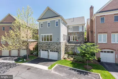7212 Farm Meadow Court, McLean, VA 22101 - Photo 5