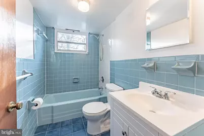 2201 Rollins Drive, Alexandria, VA 22307 - Photo 25