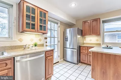 2201 Rollins Drive, Alexandria, VA 22307 - Photo 17