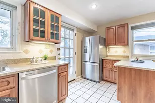 2201 Rollins Dr, Alexandria, VA 22307 - Photo 17