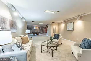 2201 Rollins Dr, Alexandria, VA 22307 - Photo 35