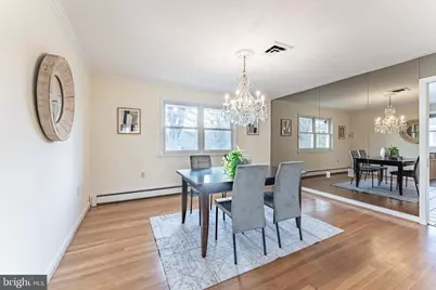 2201 Rollins Drive, Alexandria, VA 22307 - Photo 9