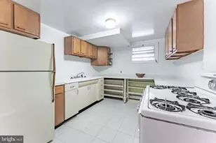 2201 Rollins Dr, Alexandria, VA 22307 - Photo 47