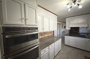 9608 Burke View Ave, Burke, VA 22015 - Photo 19