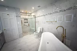 9608 Burke View Ave, Burke, VA 22015 - Photo 11