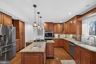 15067 Brown Post Ln, Centreville, VA 20121 - Photo 27