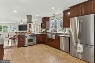 10016 Raeburn Ct, Fairfax, VA 22032 - Photo 15