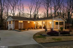 10016 Raeburn Ct, Fairfax, VA 22032 - Photo 1