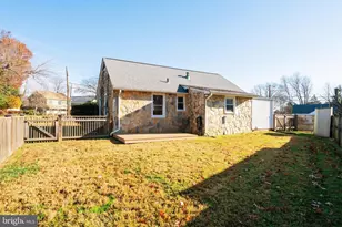 6924 Kenfig Dr, Falls Church, VA 22042 - Photo 23