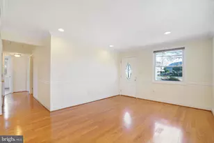 6924 Kenfig Dr, Falls Church, VA 22042 - Photo 9