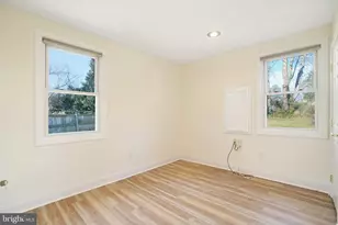 6924 Kenfig Dr, Falls Church, VA 22042 - Photo 19