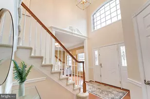 10812 Crippen Vale Ct, Reston, VA 20194 - Photo 3