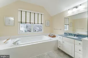 10812 Crippen Vale Ct, Reston, VA 20194 - Photo 33