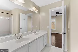 8138 Rondelay Ln, Fairfax Station, VA 22039 - Photo 37