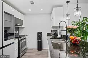 2451 Midtown Ave, Alexandria, VA 22303 - Photo 11