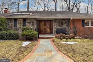 7509 Walton Ln, Annandale, VA 22003 - Photo 3