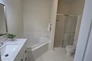 11623 Cavalier Landing Ct, Fairfax, VA 22030 - Photo 3