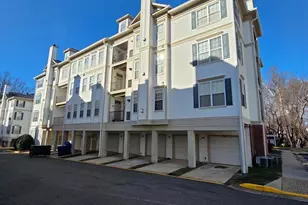 11623 Cavalier Landing Ct, Fairfax, VA 22030 - Photo 3