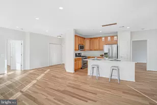 11623 Cavalier Landing Ct, Fairfax, VA 22030 - Photo 9