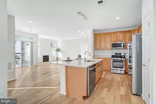 11623 Cavalier Landing Ct, Fairfax, VA 22030 - Photo 11