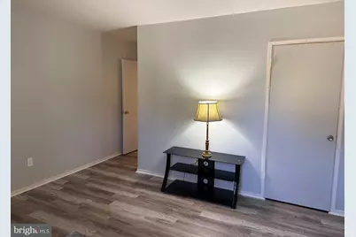 523 Florida Avenue #T2, Herndon, VA 20170 - Photo 7