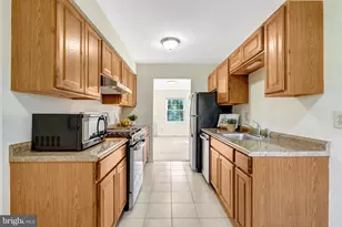 6306 Paddington Ln, Centreville, VA 20120 - Photo 5