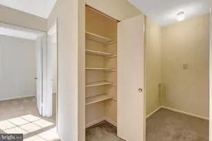 6306 Paddington Ln, Centreville, VA 20120 - Photo 17